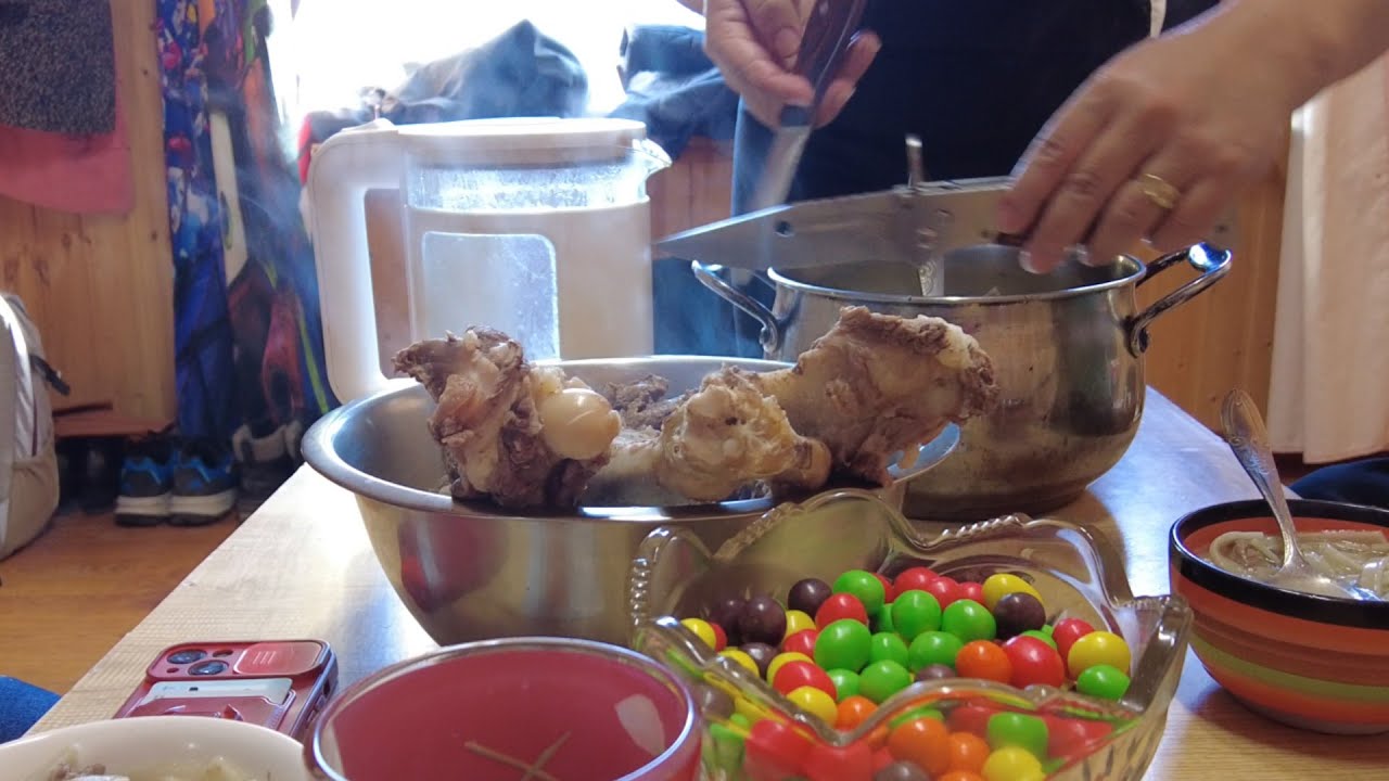 В гостях у монголов. Едим барашка. Экскурсия по дому. Русский едет в Россию. 6 серия (ru, en, cn)