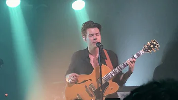 Harry Styles - Ultralight Beam (Kanye West Cover) (Live at The Garage)