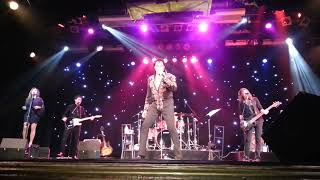 Download Lagu Tony Roi Singing *Don't Walk Away* From Concert August 31, 2013. One Of Tony's Songs That He Wrote! MP3