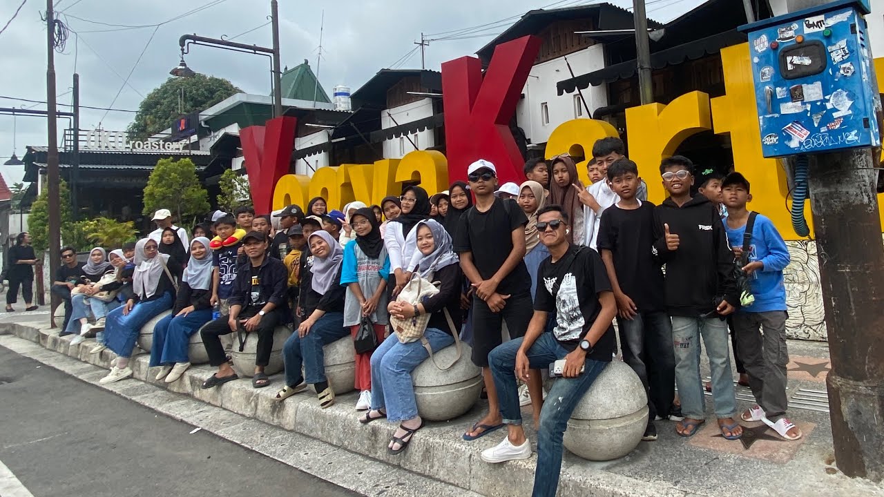 SD NEGERI PURWOSARI goes to jogjakarta with nayanika tour 