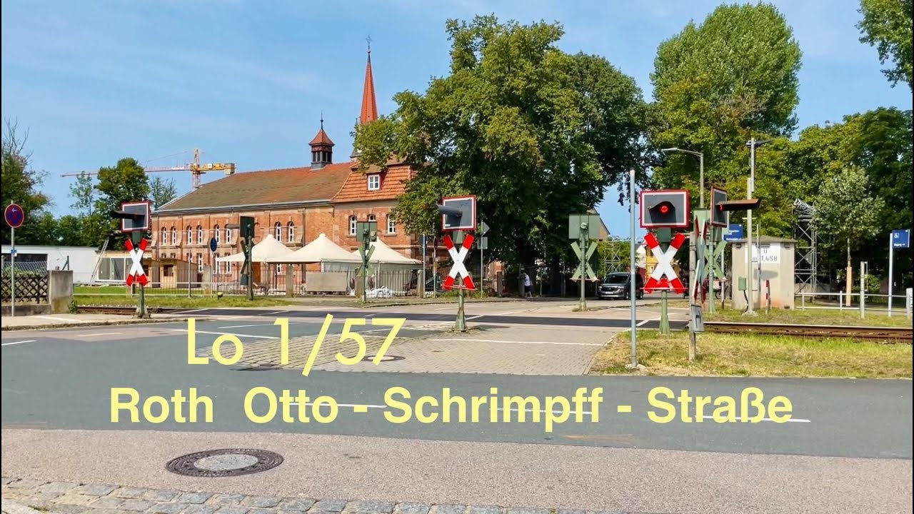 Lo 1/57  |  Roth  Otto-Schrimpff-Straße  |  Viele Blinker und Wecker, aber keine Schranken...