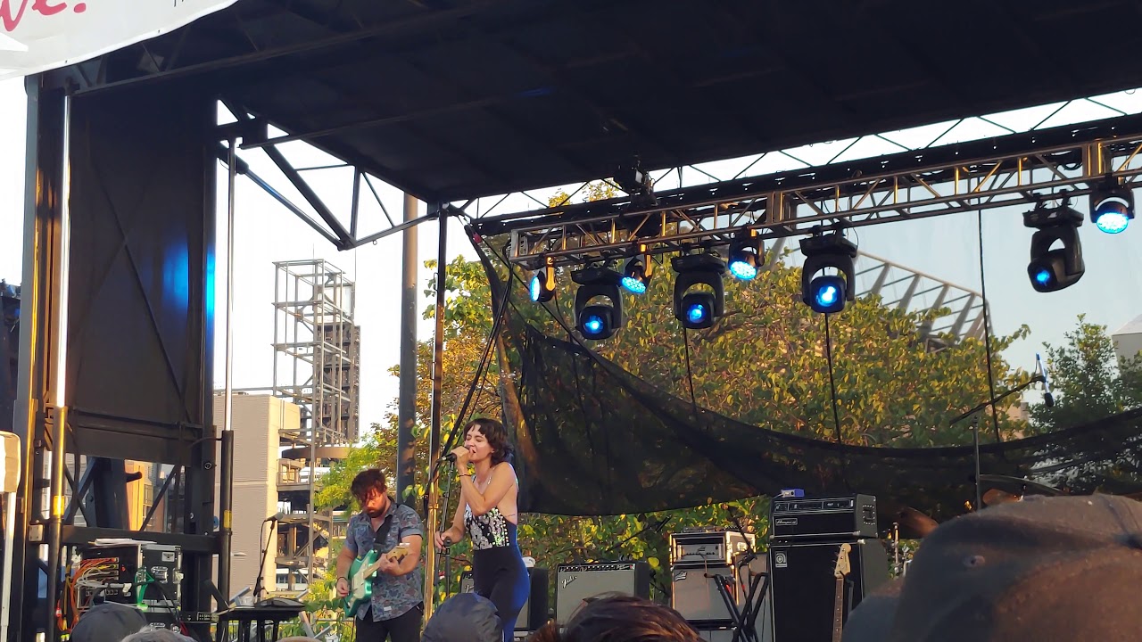 Meg Myers - Running Up That Hill (Cover) Live in 4k60