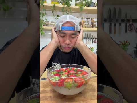 Video: Haruskah buah beri direndam dalam air garam?