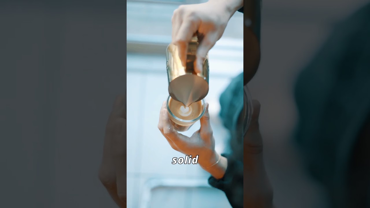 This is how to pour latte art in a small cup ☕️🔥 