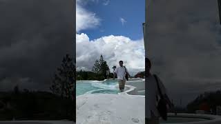 Kolam Renang Di Atas Bukit