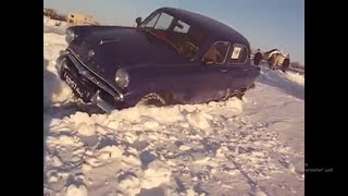 ШОК! Москвич 410-н застрял в метре снега ! Зима 2016.