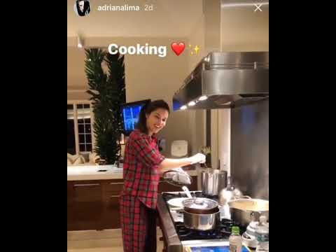 Adriana Lima Sevgilisi Metin Hara'ya Yemek Pişirdi