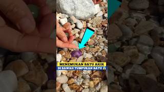 Mencari Batu Akik Di Tumpukan Batu Kerikil Resimi