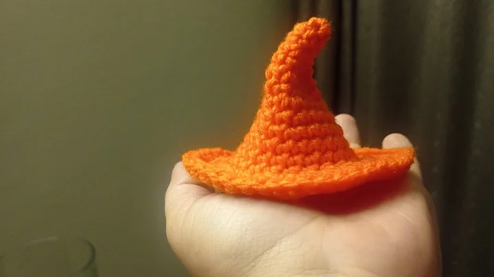 Learn to crochet a cute mini witch hat