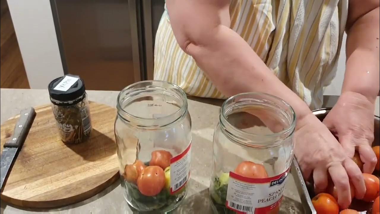 БОЧКОВЫЕ, БУРЫЕ, СОЛЁНЫЕ ПОМИДОРЫ (ТОМАТЫ) В БАНКЕ - YouTube