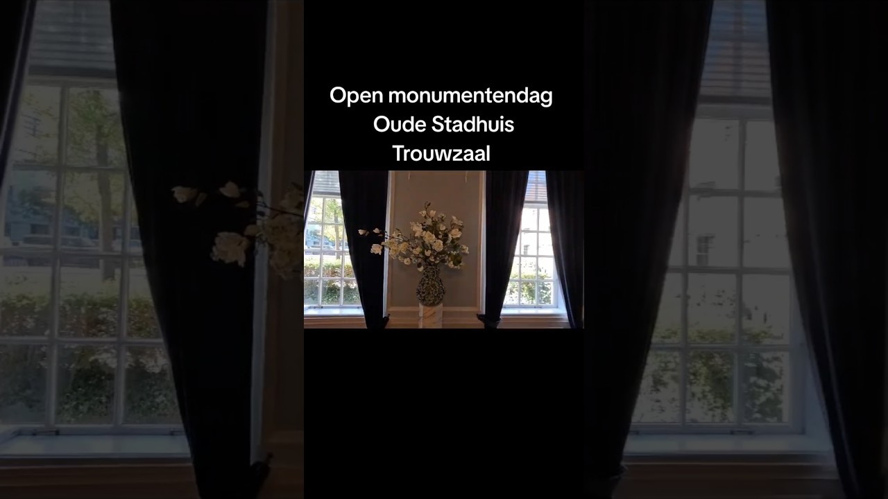 Здание бывшей мэрии в Amersfoort.  Зал для торжества.  