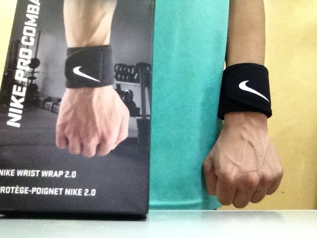 nike wrist and thumb wrap