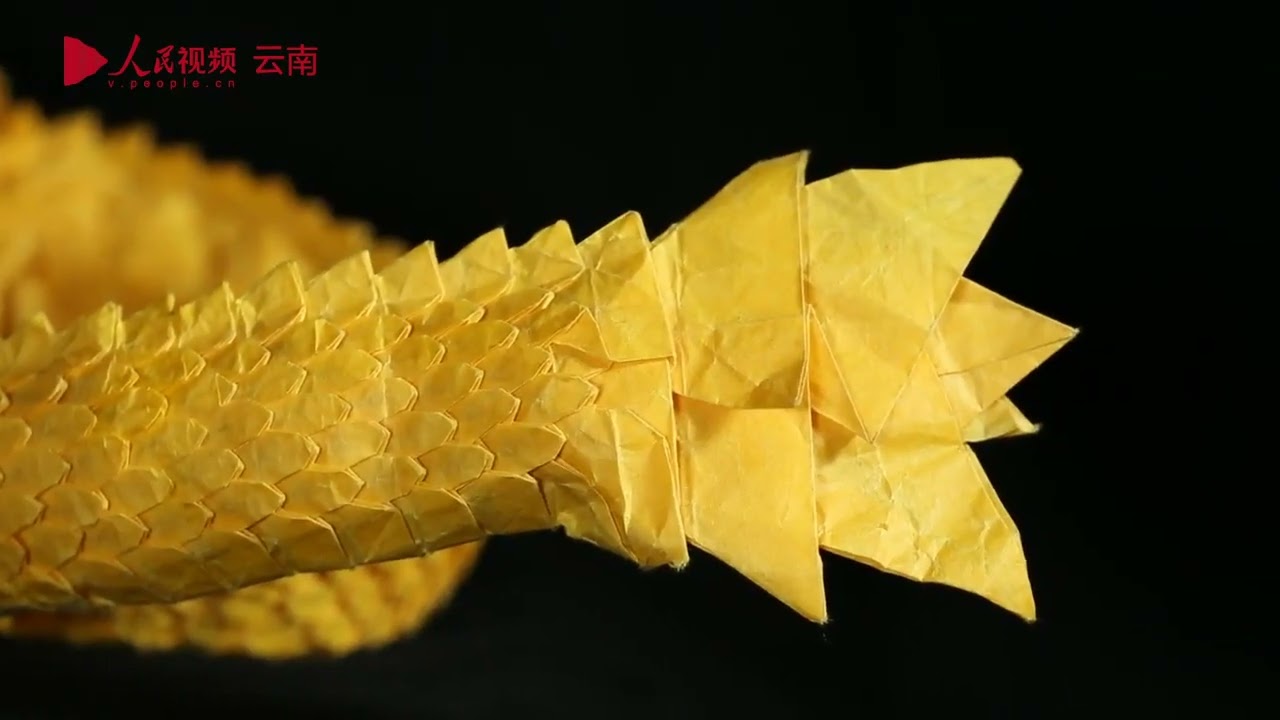 龍神のウロコはなんと1400枚！驚異の折り紙作品が話題に - YouTube