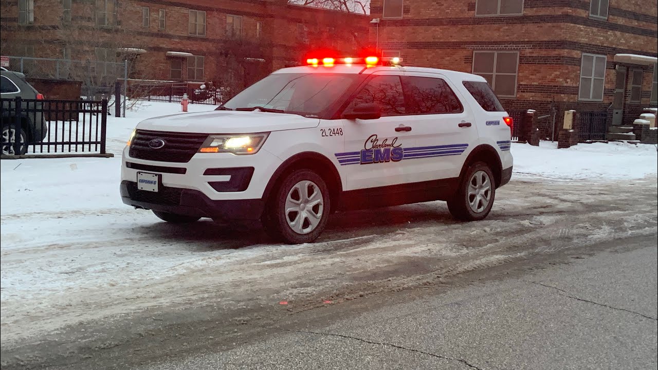 Cleveland EMS Supervisor & CC Ambulance Respond code 3