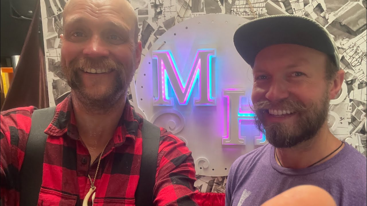 После ухода из Свидетелей Иеговы он стал заниматься проституцией.