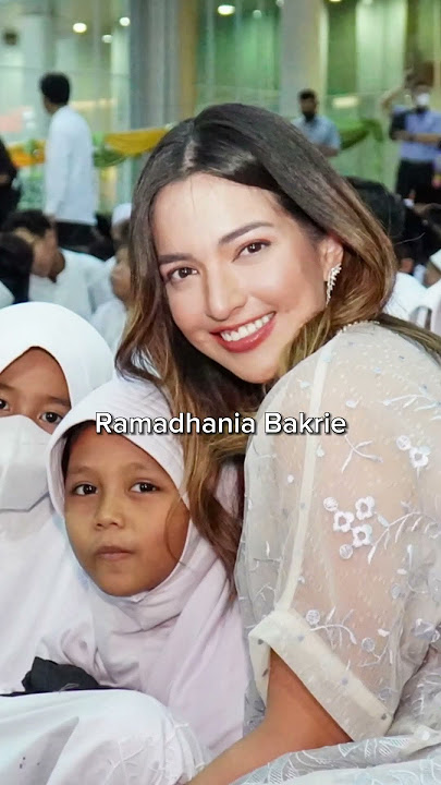 Download lagu Yang lebih manis dari gula banyak, sebanyak generasi ke-3 Bakrie 🥰Selamat Hari Senyum Sedunia!