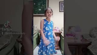 Si Cantik Joget Tiktok Pakai Daster Biru