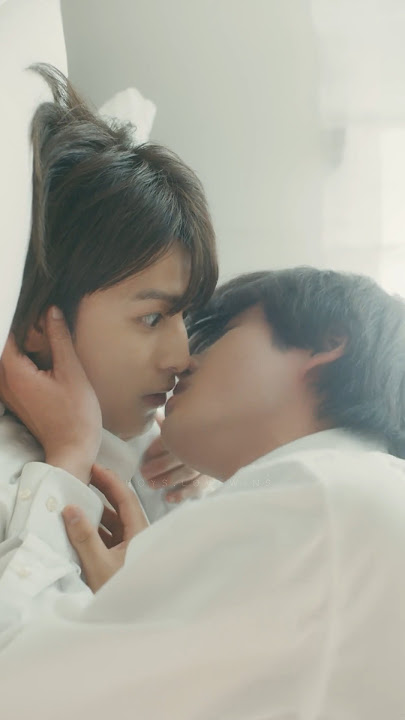 The way he hold his face and went for a kiss🥵🔥 right in the school infirmary🙈 #blseries #bldrama