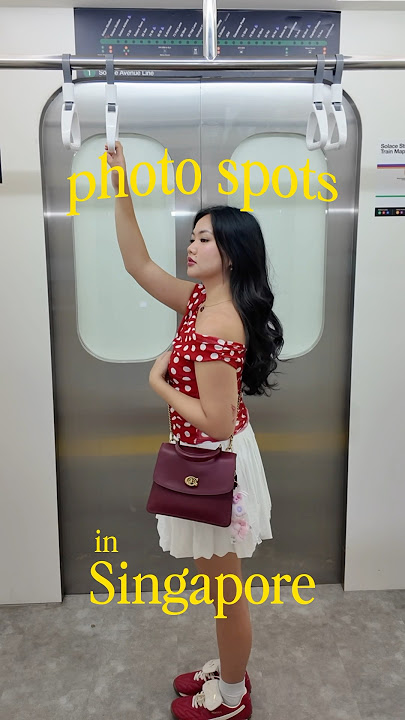 photo spots in singapore: koren subway train line photobooth 🚊 #photoideas #travelideas #singapore