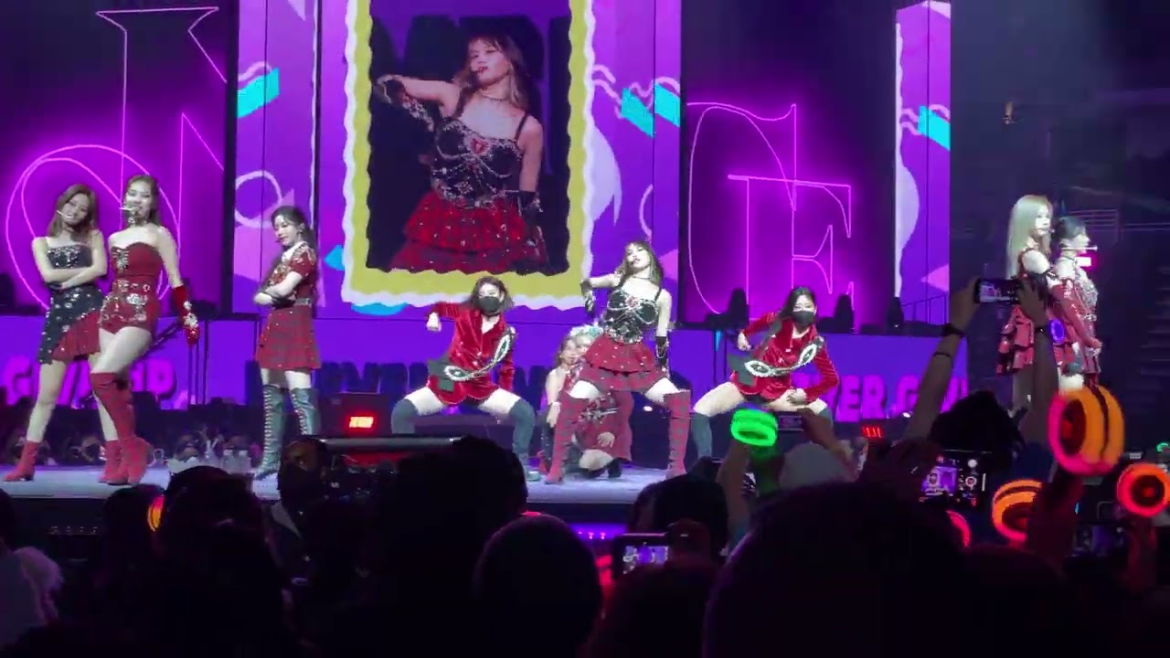 [FANCAM] 220227 트와이스 (TWICE) (Part 8/33) 'Turn It Up' LIVE 4K