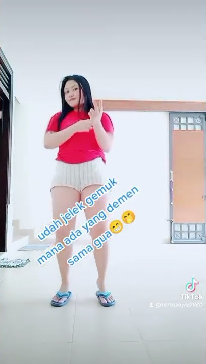 tante goyang ngangkang