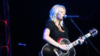 Beccy Cole - Poster Girl chords