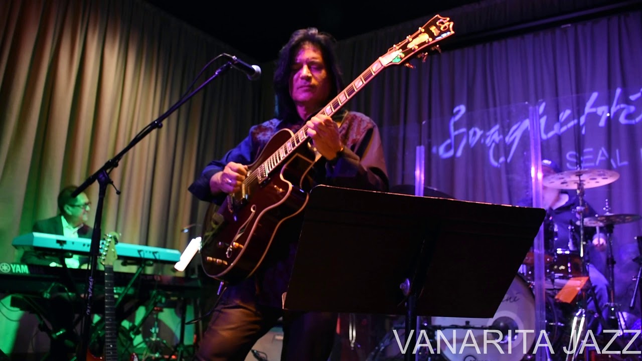 Blake Aaron doing Vivid.