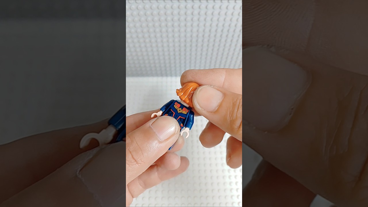 Lego Minifigure Captain Marvel