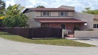 19599 NW 55th Cir Pl, Miami Gardens, FL Presented by Marva Jarman.