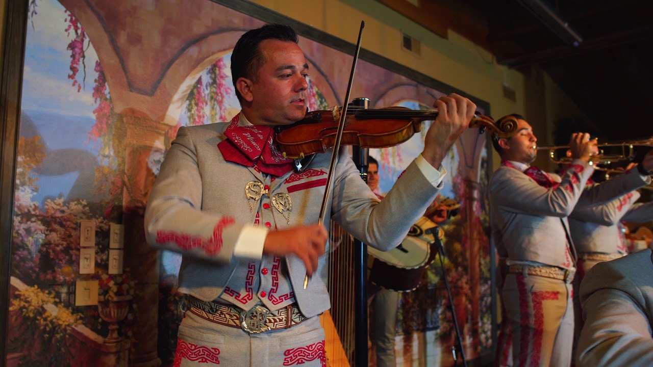 Mira The Nutcracker - Merry-Achi Christmas-Mariachi Sol de México de José Hernández en YouTube Mira The Nutcracker - Merry-Achi Christmas-Mariachi Sol de México de José Hernández en YouTube