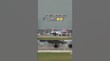 Normal reverse thrust VS target reverse thrust 😳😮‍💨 #aviation #avgeek #airplane #engine #plane