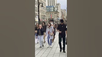 Amazing Operatic Street Performer