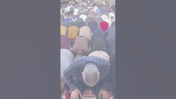 Thousands Attend First Friday Ramadan Prayers in Jerusalem #shorts   | VOA News