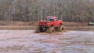 Big Block Ford with cut boggers finds a hole and gets stuck by TheMudbogger79 52,127 views 12 years ago 2 minutes, 31 seconds