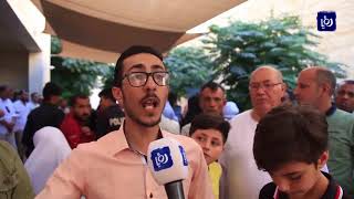 المرشحون لوظيفة معلم صف يعترضون على اختبار اللغة العربية - (18-8-2018)