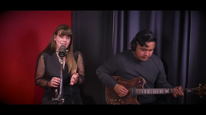 Smooth Operator - Sade (Live & Loop Acoustic Cover...