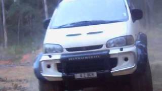 Mitsubishi Delica Space Gear L 400  V8 bush bash_1