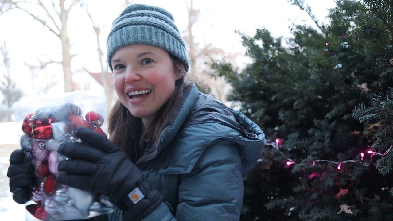 Украшаю свою первую елку любви ко Дню святого Валентина.