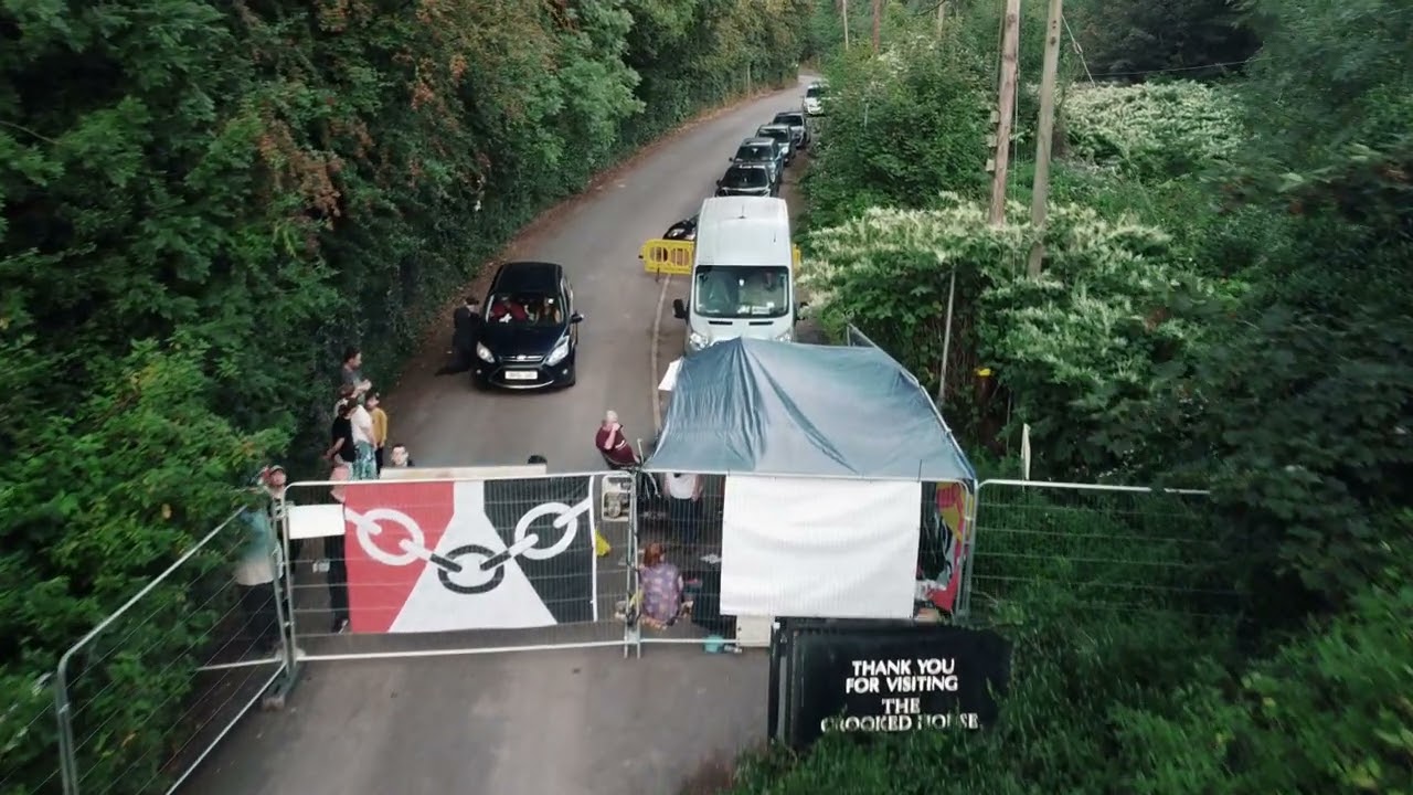 Crooked House camp wonky pop and say Hi