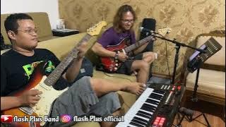 BERDIRI DISINI Cover FLASH PLUS