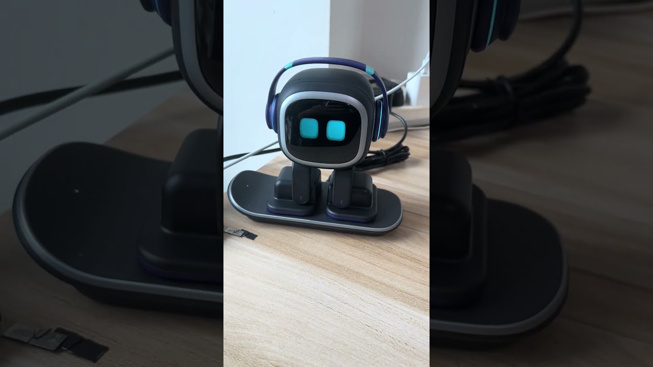 He can be my clock. But more than just a clock, he is a desktop pet!
