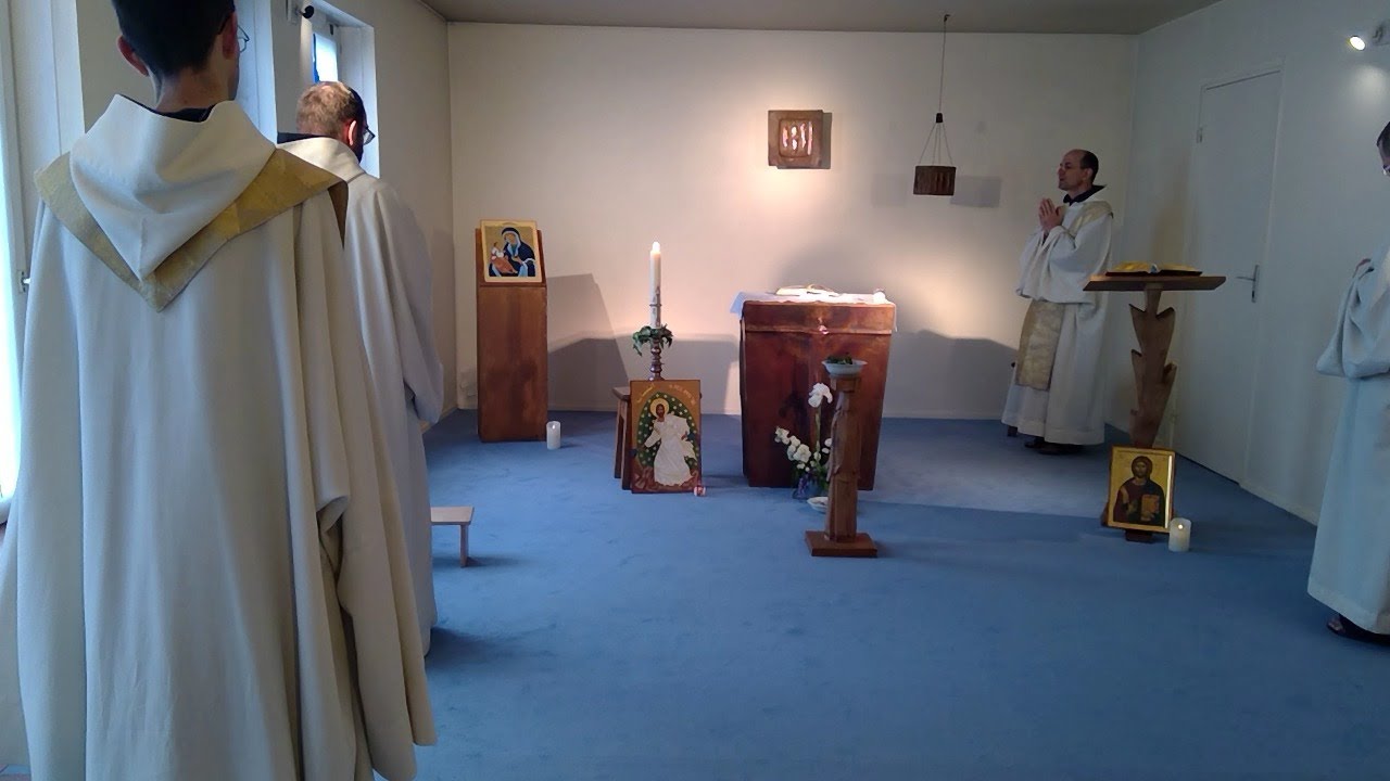 (2/2) Vêpres et messe du vendredi de Pâques - 18h - YouTube