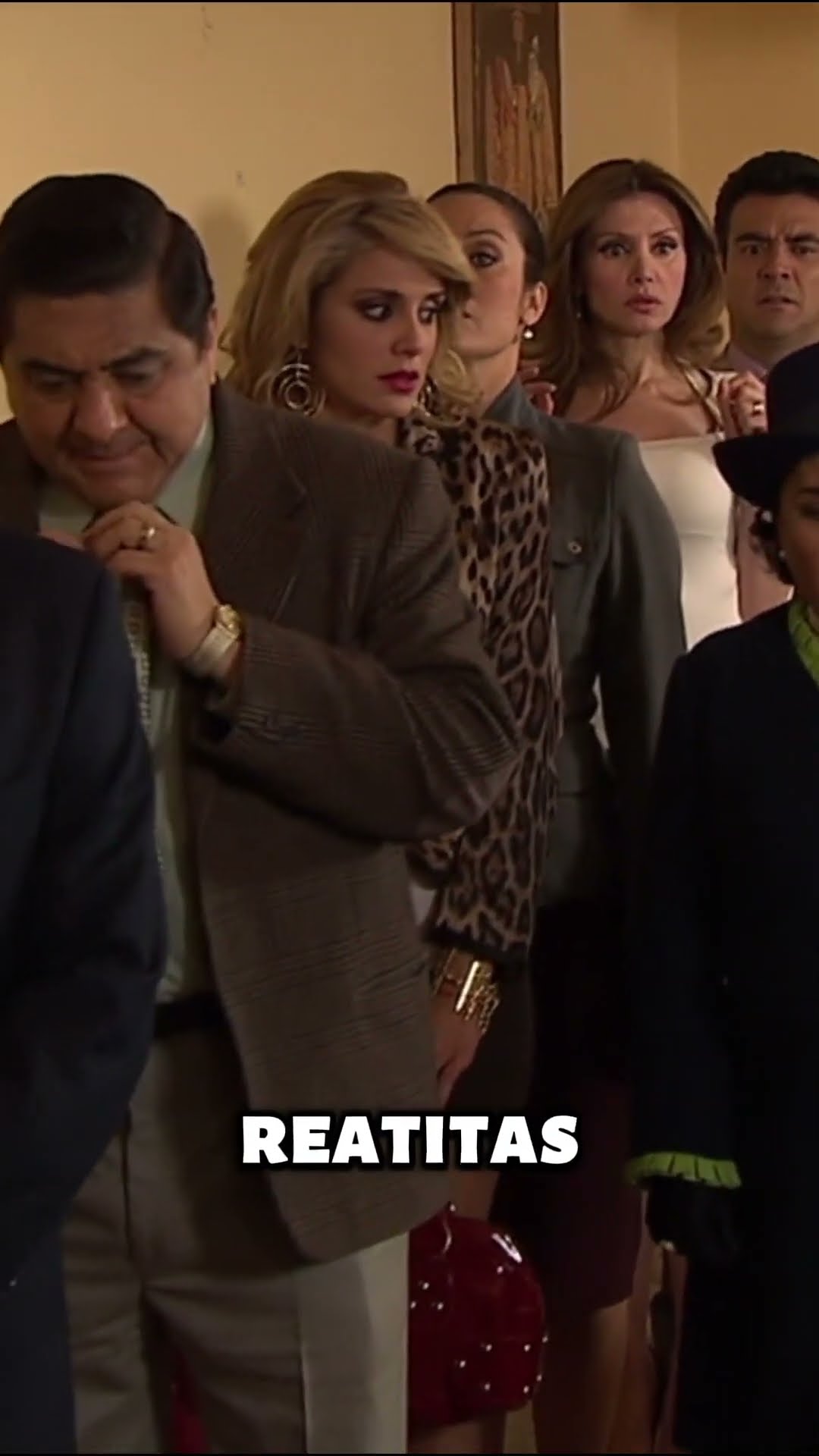 ¡Doña Arcadia corre a todos los vendedores! ? #HastaQueElDineroNosSepare #shorts #tln