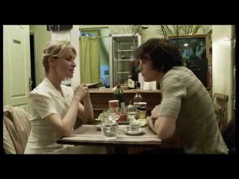 Жалаңаш қарау Арық орыстың қызын сиқырлайды