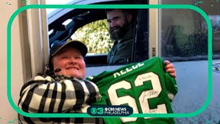 Jason Kelce signs Philadelphia Eagles jersey for worker at Delco McDonald's