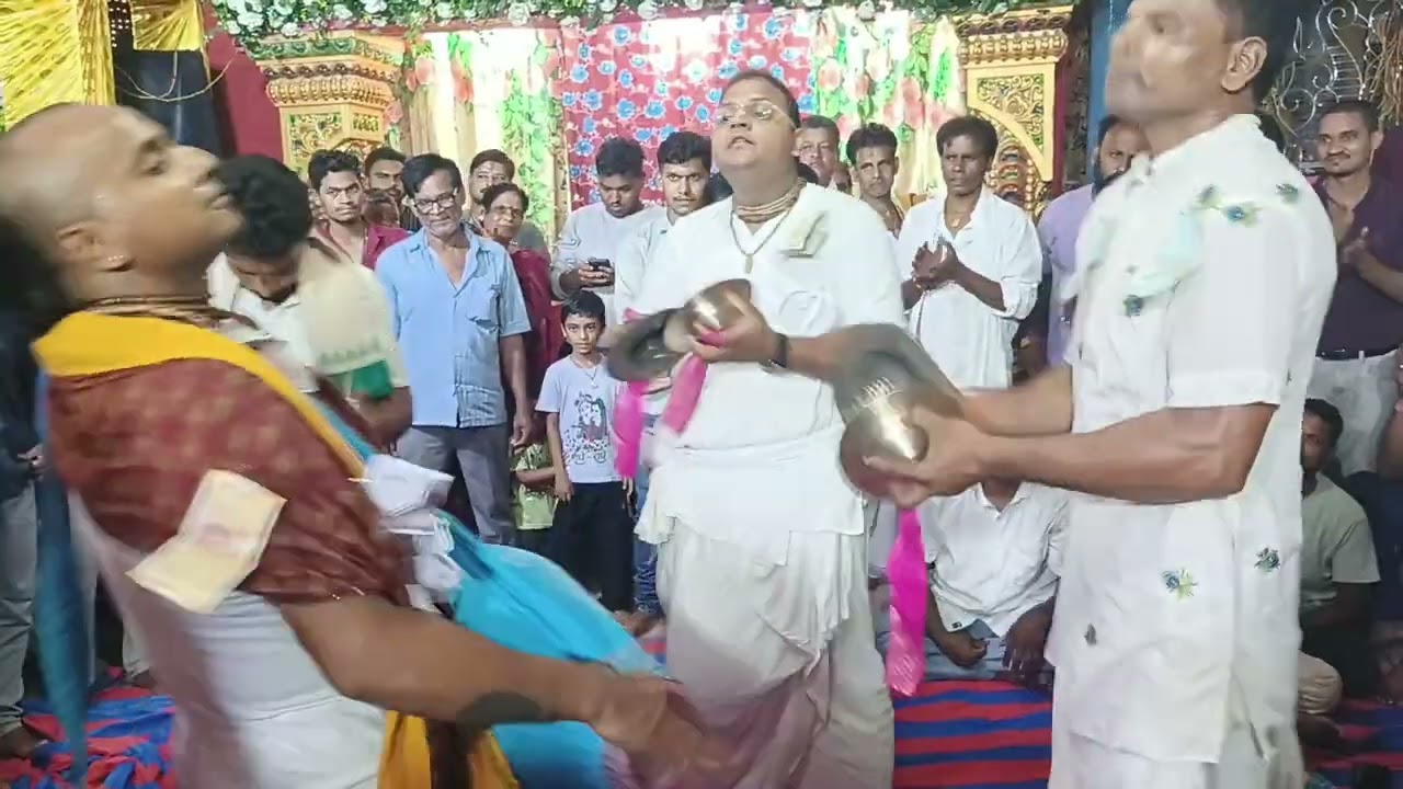 Lucky baba brindaban kirtan.. 🙏🏻