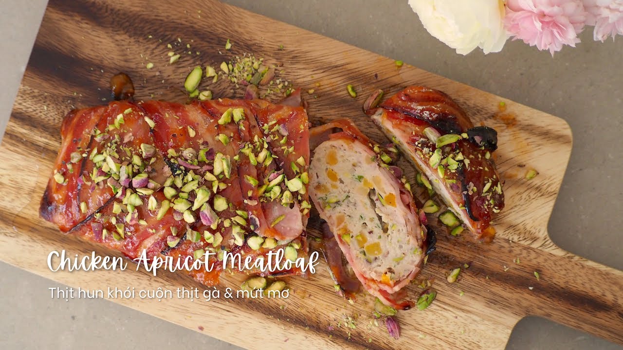 Chicken Apricot Meatloaf with pistachio Thịt hun khói cuộn gà & mứt