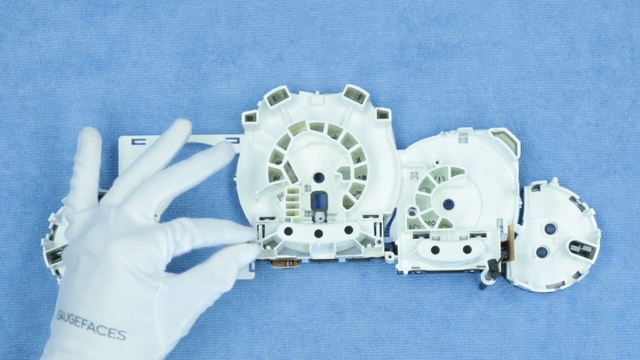 Porsche Cayenne 958 (92A) Cluster Disassembling and Gauge Face Swap | Gaugefaces.com