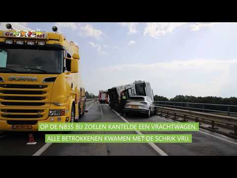 Noodweer treft Tiel: enorme kraan stort in, dak waait van flat