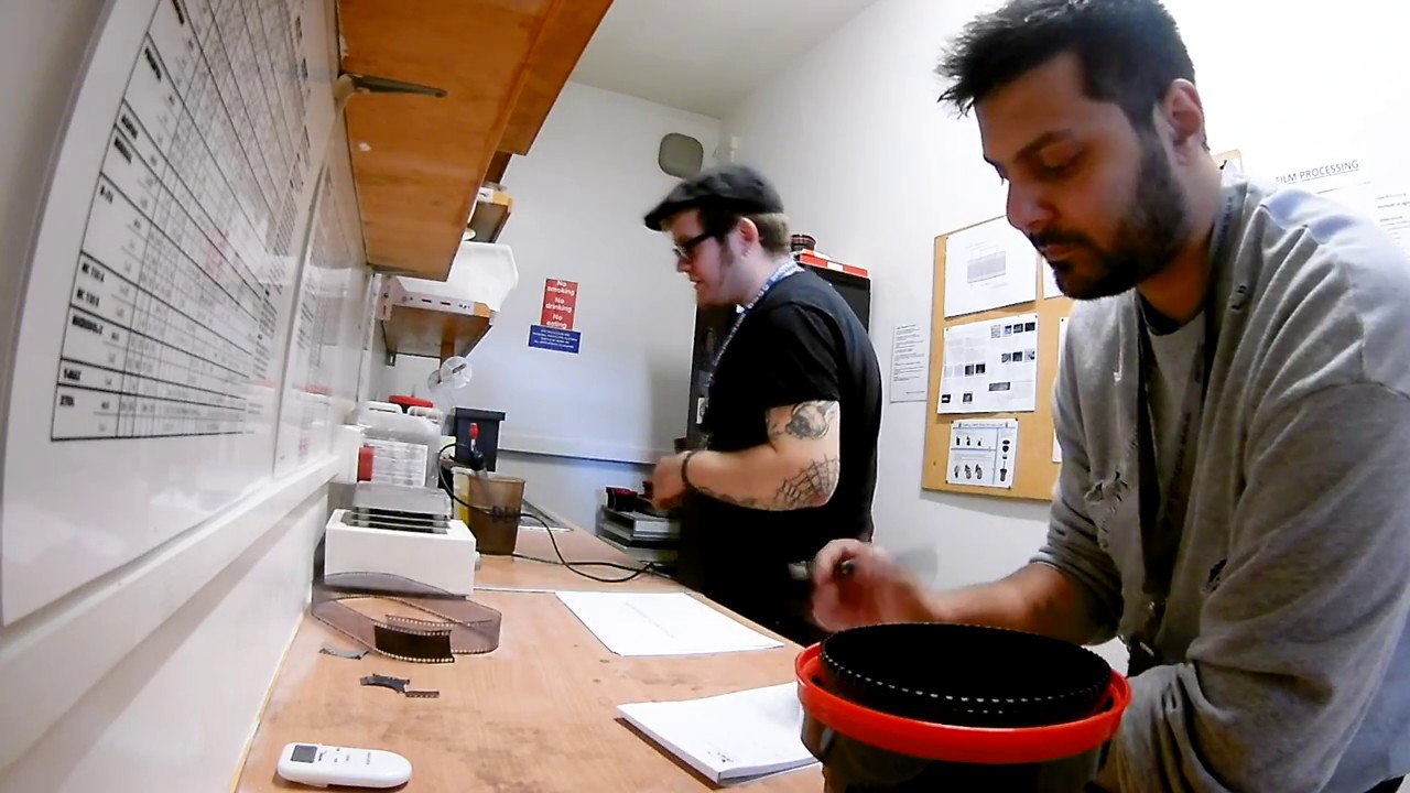 DEVELOPING A ROLL OF FILM Ilford HP5 Iso 400 YouTube
